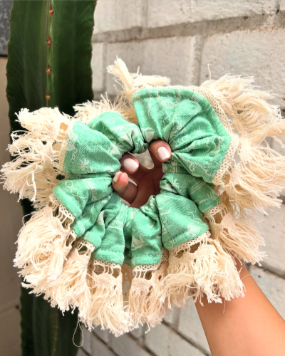 Scrunchie Flecos Verde